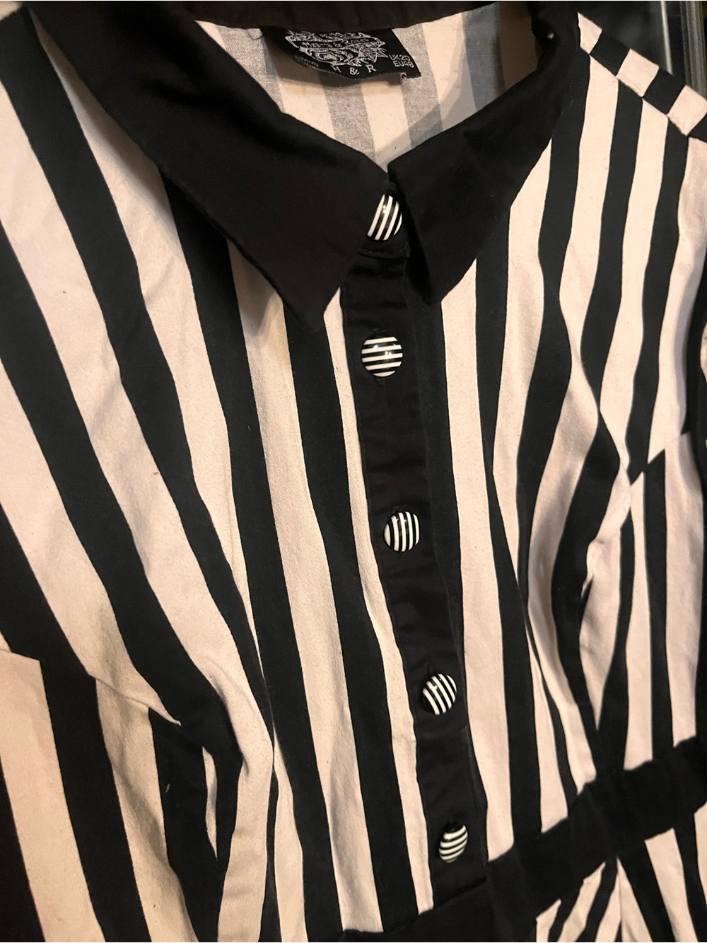 Striped Pin-Up Dress - Picture 4 of 5